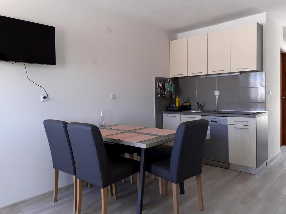 Apartmani Grumf Gornji Karin Εξωτερικό φωτογραφία
