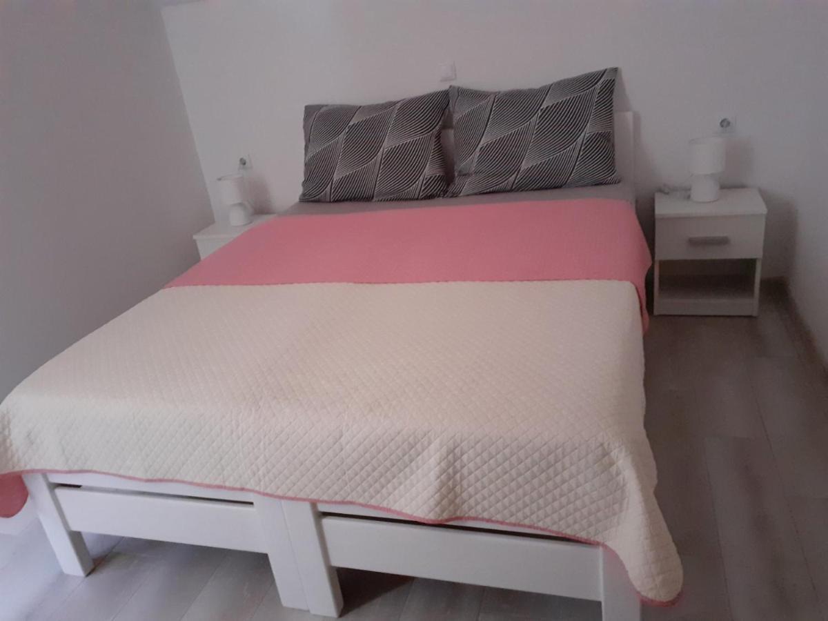 Apartmani Grumf Gornji Karin Εξωτερικό φωτογραφία