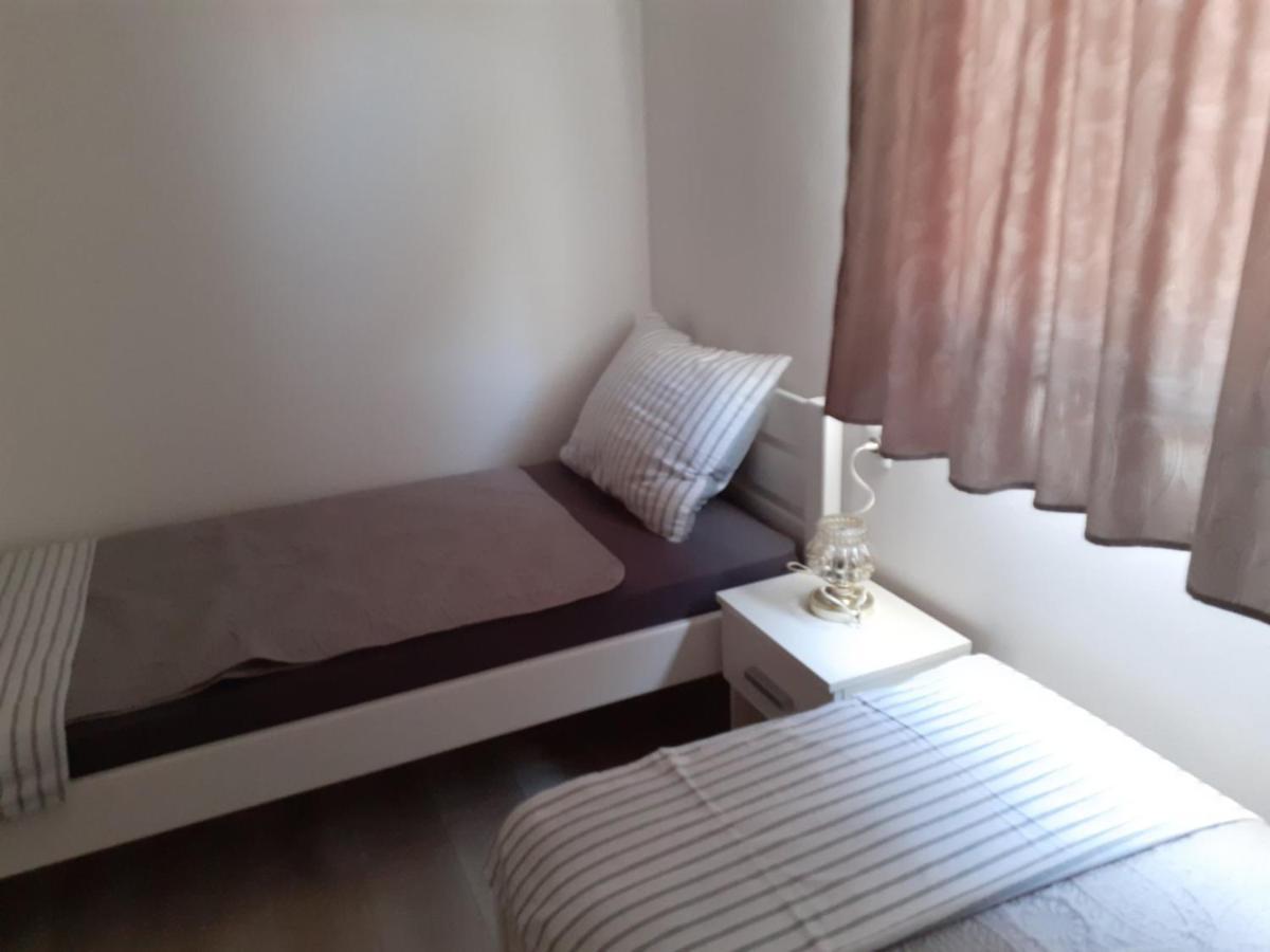 Apartmani Grumf Gornji Karin Εξωτερικό φωτογραφία